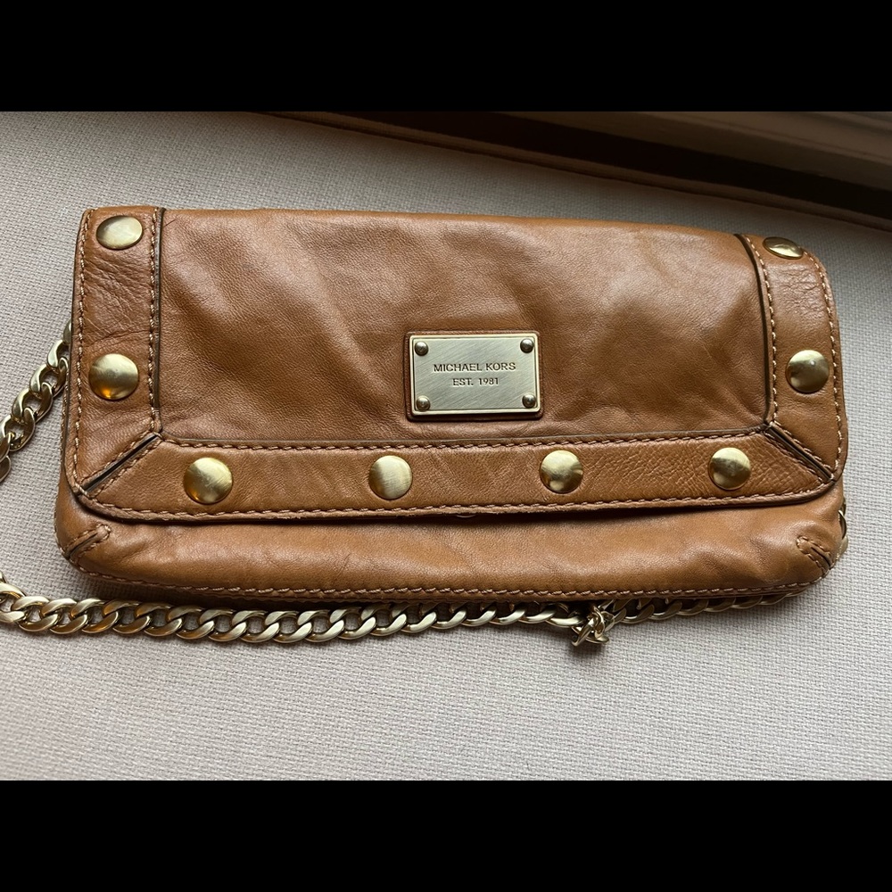 Cognac leather bag with gold hardware